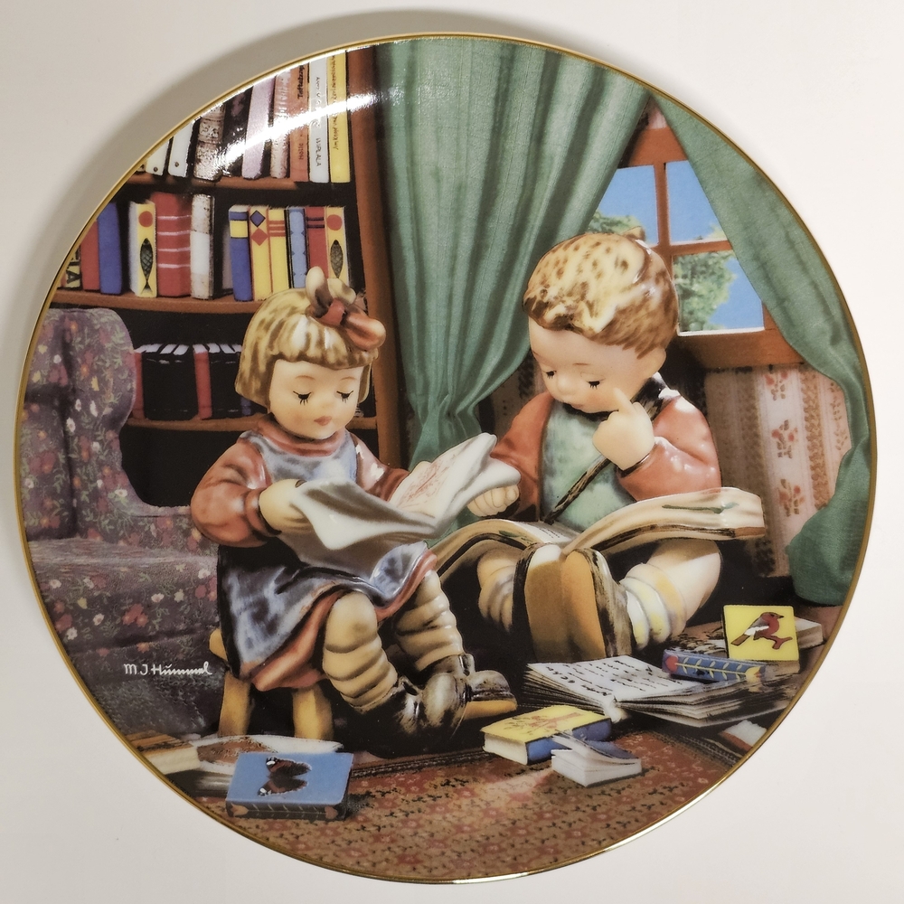 Budding Scholars - The M.I. Hummel Collector Plate – Little Companion